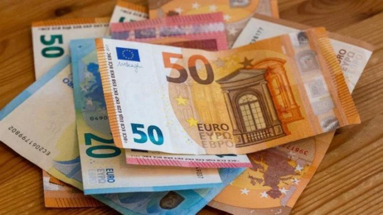 استقرار سعر اليورو مقابل الجنيه المصري في البنوك مطلع تعاملات الأحد